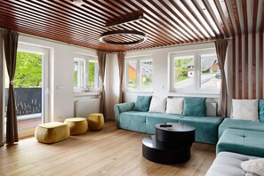 Télévision, table de tennis de table