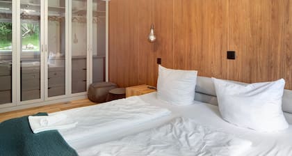 Ferienwohnung 'Bobbele' mit Bergblick, Gemeinschaftsgarten und Wi-Fi