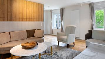 Télévision, table de tennis de table