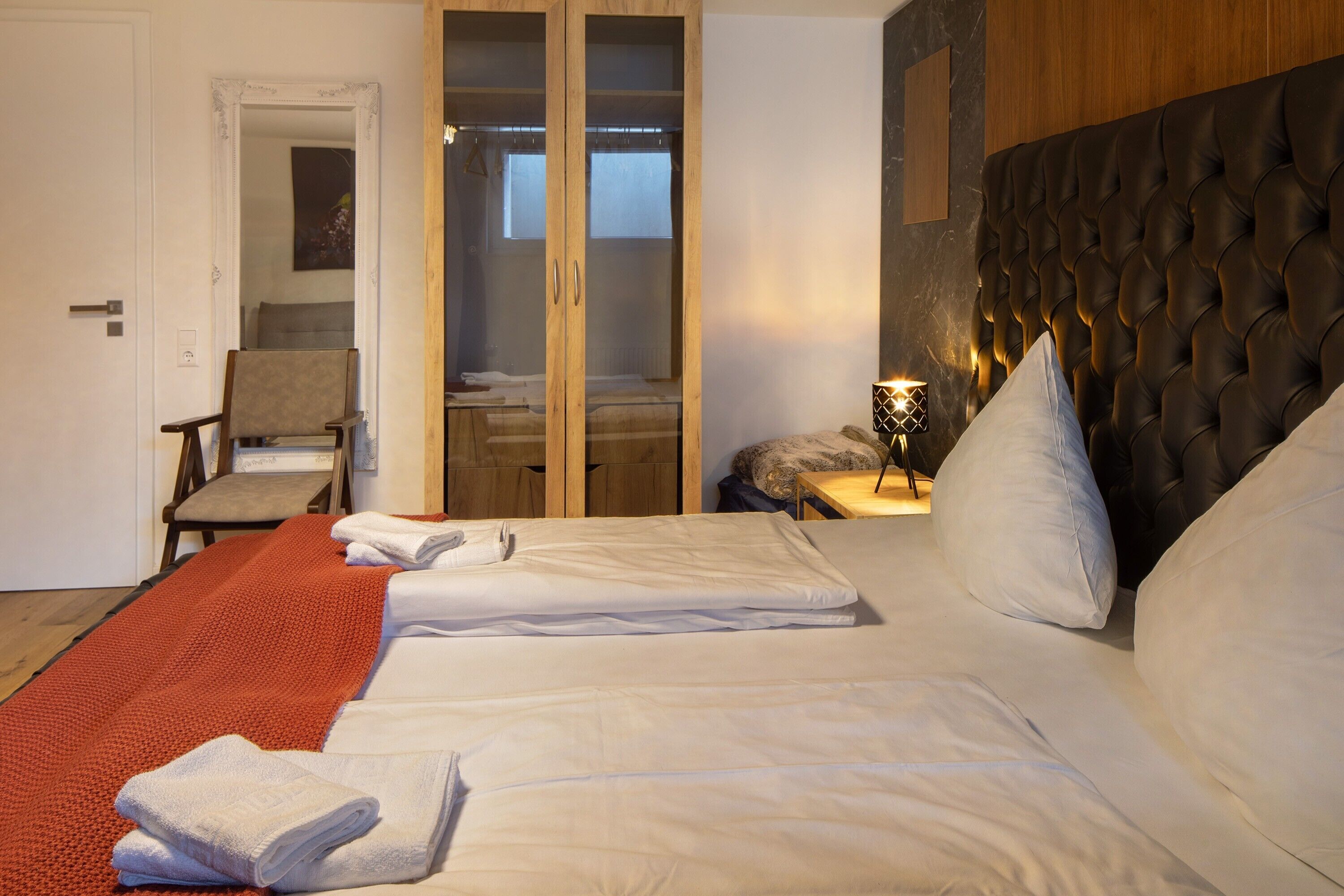 1 chambre, fer et planche à repasser, Wi-Fi gratuit, draps fournis