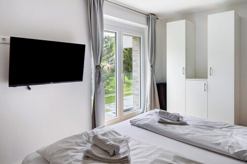 Apartment 'Elvin's Hüsle' with Mountain View, Private Terrace and Wi-Fi