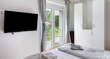 Apartment 'Elvin's Hüsle' with Mountain View, Private Terrace and Wi-Fi