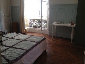 2 dormitorios, tabla de planchar con plancha, wifi gratis y ropa de cama