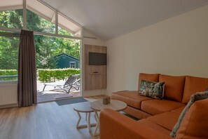 Bungalow | Living room - Comfortable Bungalow on the Veluwe (Epe)