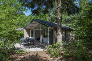 Bungalow | Outdoor dining