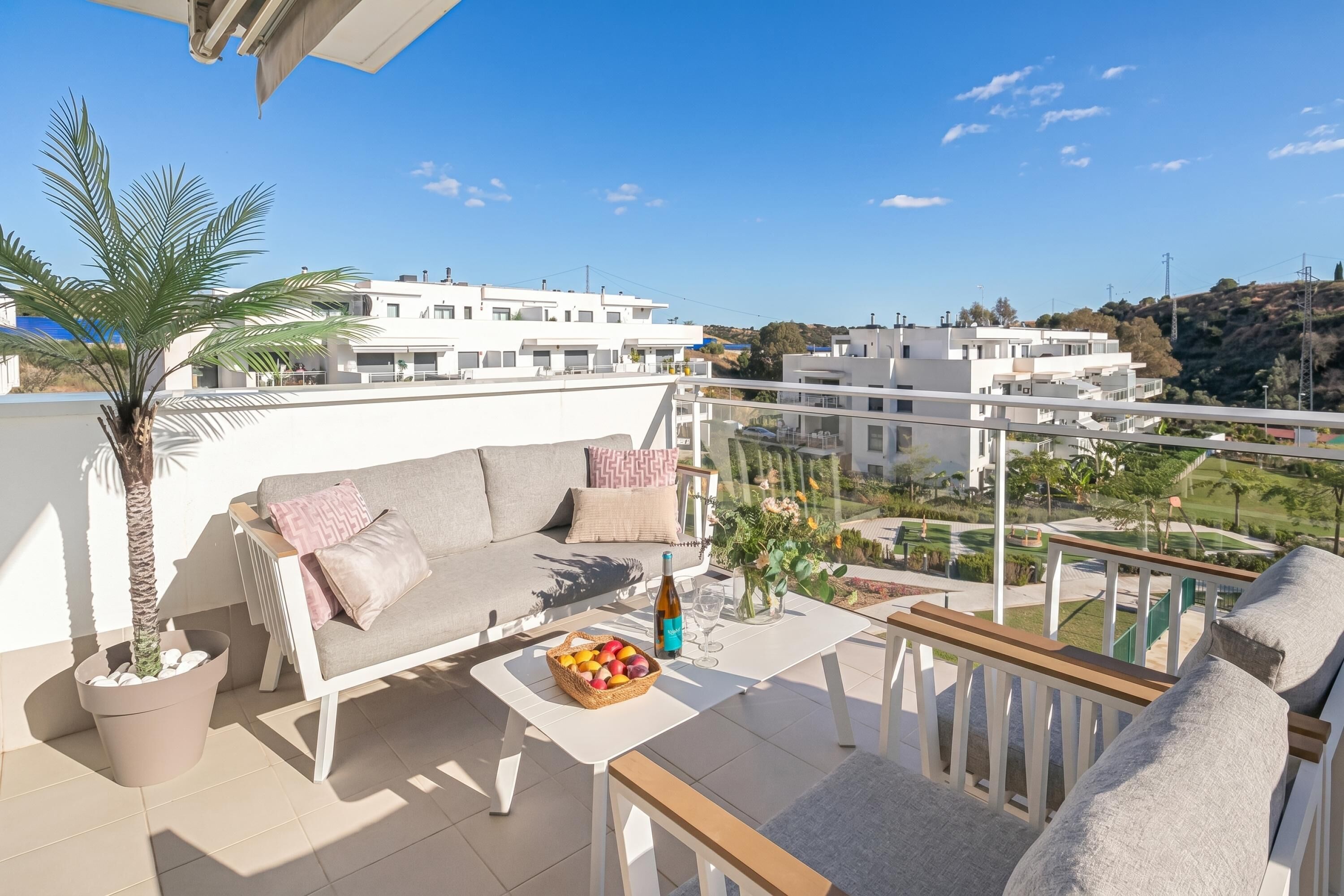 Apartamento família, vários quartos, 2 banheiros, ao lado da montanha (Luxury La Cala With Pool) | Terraço/pátio