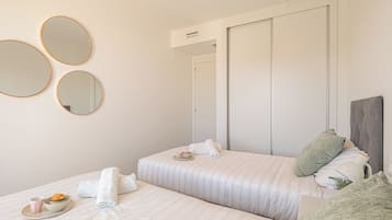 2 bedrooms, iron/ironing board, free WiFi, bed sheets