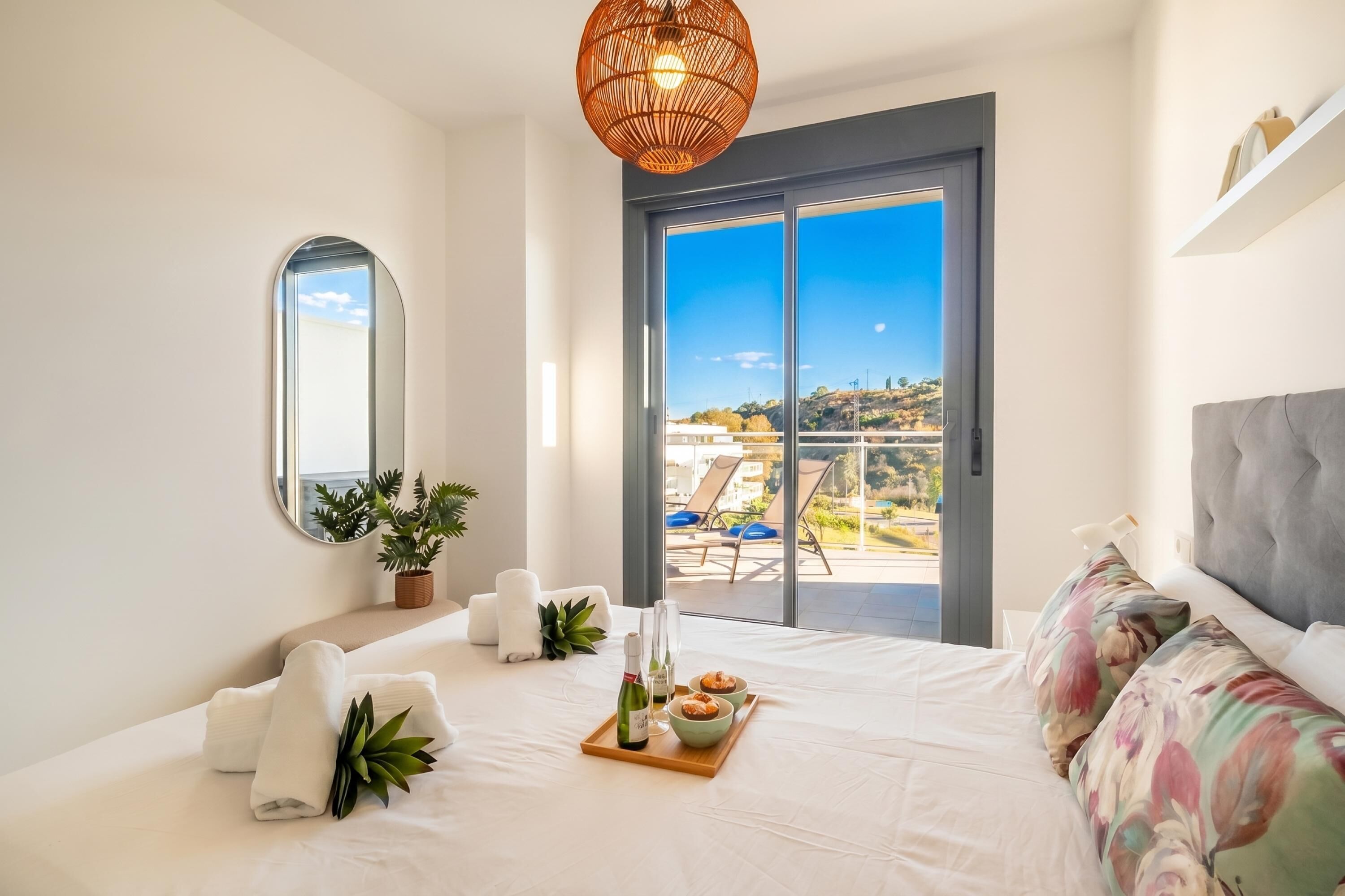 Apartamento familiar, varias habitaciones, 2 baños, junto a la montaña (Luxury La Cala With Pool) | Vistas desde la habitación