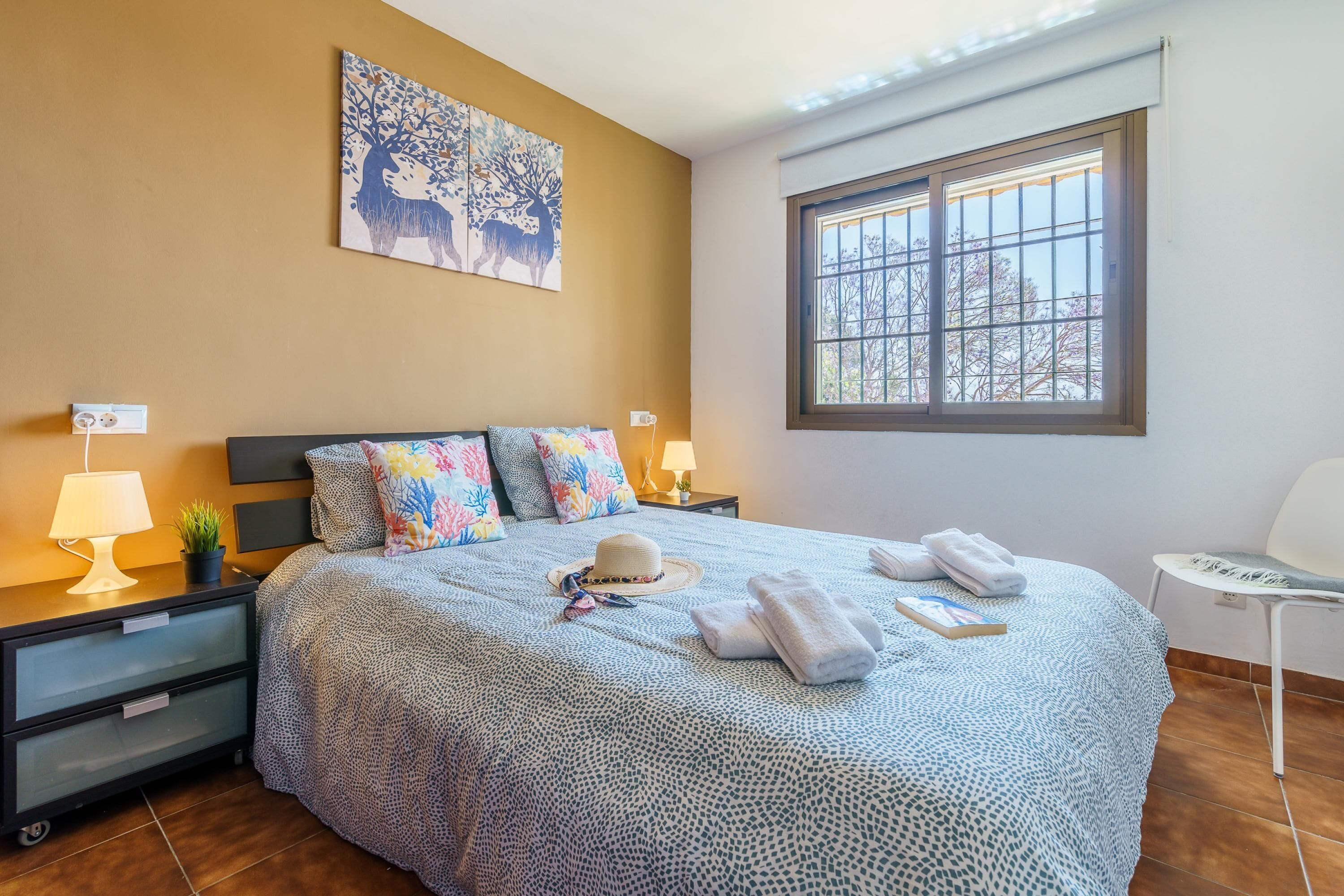 2 多间卧室、笔记本电脑工作区、熨斗/熨衣板、免费 WiFi