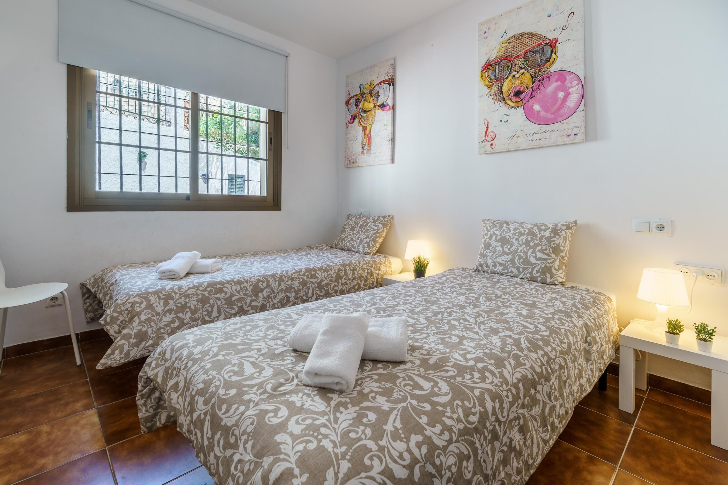 2 bedrooms, laptop workspace, iron/ironing board, free WiFi