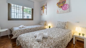 2 chambres, espace de travail pour ordinateur portable