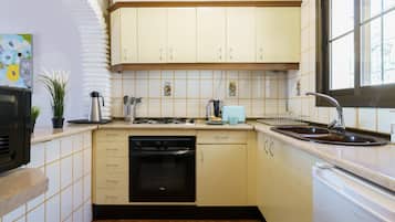 Standard Apartment, Multiple Bedrooms, Mountainside (Sunny Tranquility With Pool) | Private kitchen | Fridge, microwave, stovetop, coffee/tea maker