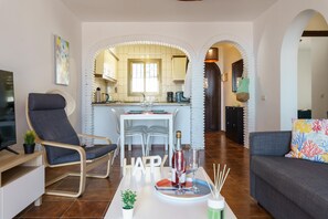 32-inch Smart TV with cable channels - Sunny Tranquility With Pool (Benalmádena)