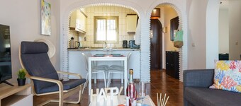 Sunny Tranquility With Pool