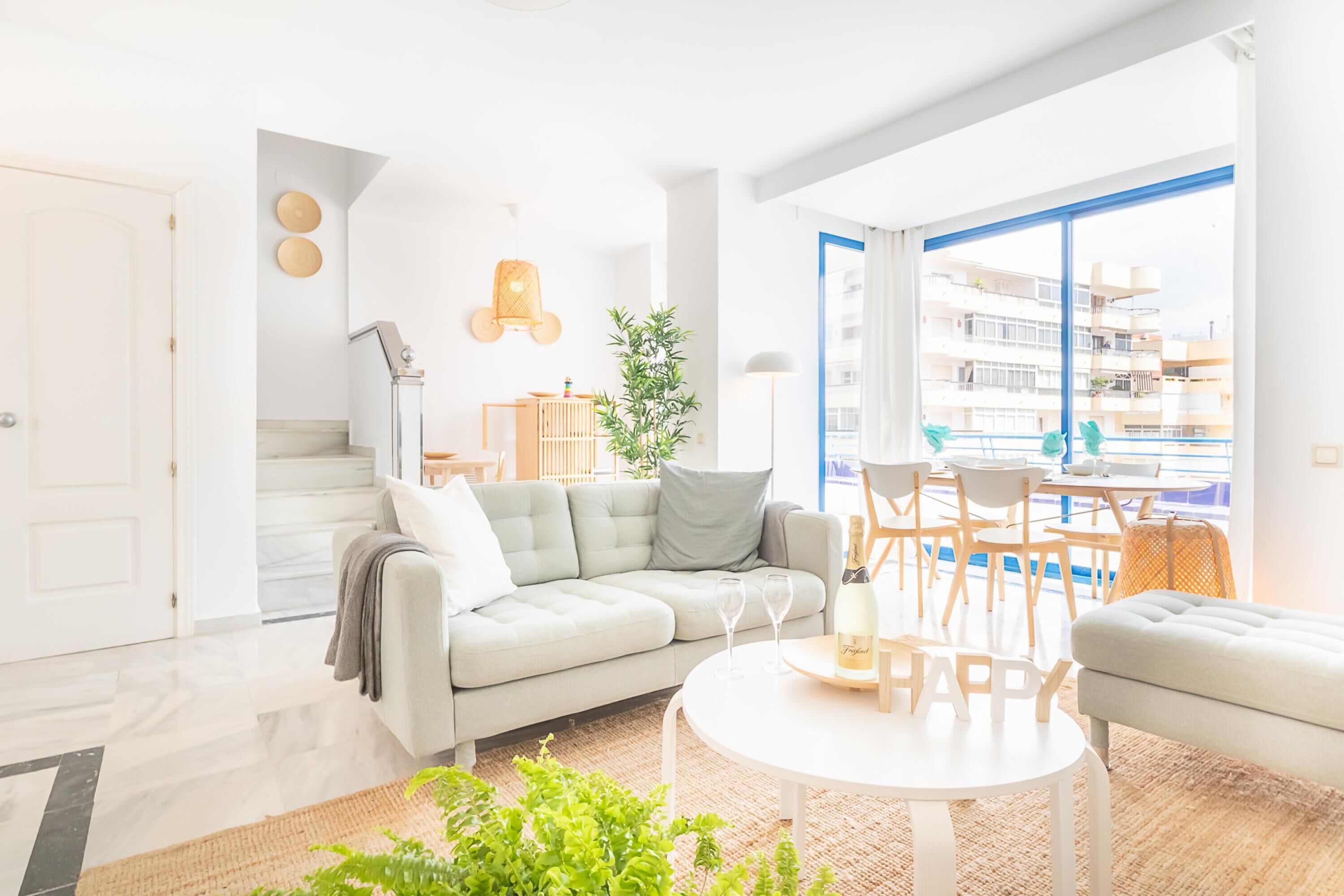 Televisión de pantalla plana de 21 pulgadas con canales por cable