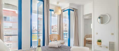 家庭頂層客房, 多間臥室, 2 間浴室, 向海 (Marbella Pool House PH78 On Sea Shore) | 2 間睡房、手提電腦工作空間、免費 Wi-Fi、床單