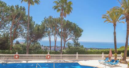 Calahonda Elegance With Pool And Sea View
