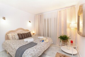 Familienapartment, Mehrere Schlafzimmer, Bergseite (Calahonda Elegance With Pool And Sea)