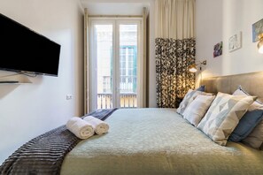1 bedroom, laptop workspace, free WiFi, bed sheets - Malaga Center Old Town (Málaga)
