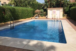 Piscina externa sazonal