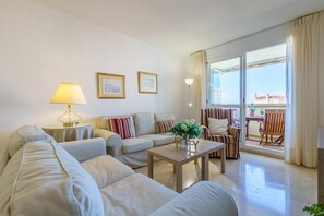 21-inch Smart TV with cable channels - La Paloma With Pool (Fuengirola)