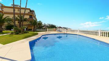 Honeymoon appartement, meerdere slaapkamers, 2 badkamers (View Of The Sun Apartment With Pool) | Zwembad