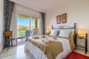 Honeymoon Apartment, Multiple Bedrooms, 2 Bathrooms (View Of The Sun Apartment With Pool) - View Of The Sun Apartment With Pool (Mijas)