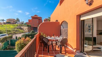 Leilighet – honeymoon, flere soverom, 2 bad (Costa Galera Apartment) | Utendørsservering