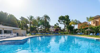 Marbella Este Next Marriott and Nikki B