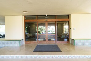 Lobby - Marbella Este Next Marriott and Nikki B (Marbella)