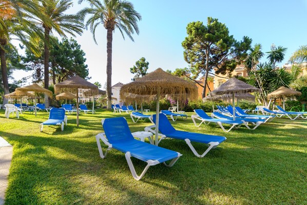 Property grounds - Marbella Este Next Marriott and Nikki B (Marbella)