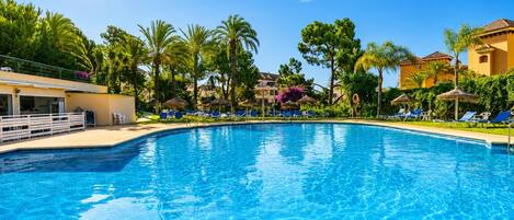 Family Apartment, 1 Bedroom, 2 Bathrooms (Marbella Este Next Marriott and Nikki) | Pool