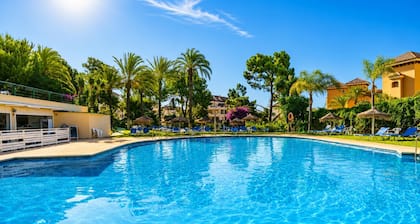 Marbella Este Next Marriott and Nikki B