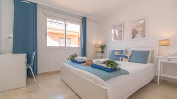 4 bedrooms, laptop workspace, iron/ironing board, free WiFi