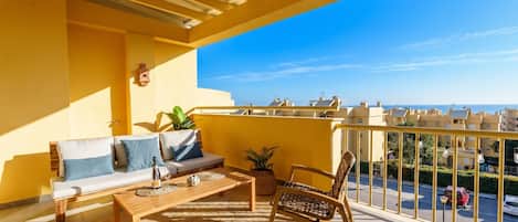 Family Apartment, Multiple Bedrooms, Mountainside (Calahonda Royale Seaview Suite) | Terrace/patio
