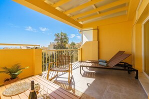 Familjelägenhet - flera sovrum - intill bergen (Calahonda Royale Seaview Suite) | Terrass/Patio
