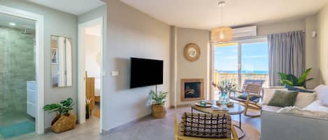 Family Apartment, Multiple Bedrooms, Mountainside (Calahonda Royale Seaview Suite) | Interior