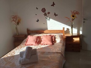 2 bedrooms, WiFi, bed sheets
