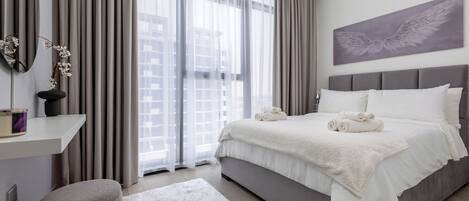 Luxury Apartment | 1 bedroom, Egyptian cotton sheets, premium bedding, blackout curtains
