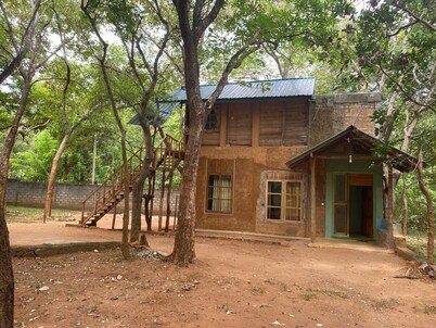 Charming cottage with 2 bedrooms and WiFi, AC in Kimbissa