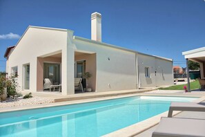 Pool - Villa Onda with private pool and BBQ near Rovinj (Rovinjsko Selo)