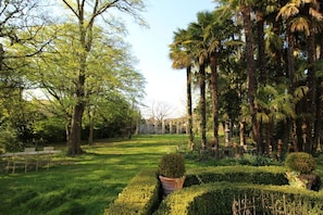 Property grounds - "Rambaldo" with garden in the castle (Strassoldo, Province Udine, Friuli-Venezia Giulia)