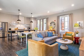 Smart TV - The Magnolia by AvantStay | 12 Bedrooms in DT Nash (Nashville)