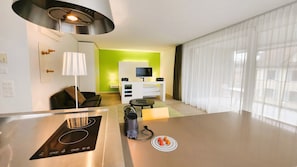 Executive Studio | Desk, laptop workspace, soundproofing, free WiFi - City Apartments (Zug)