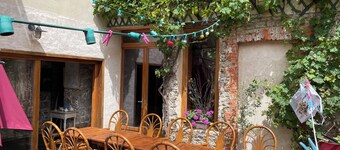 SAINT MALO, NEAR SOLIDOR, QUIET 20-MINUTE WALK FROM INTRA MUROS