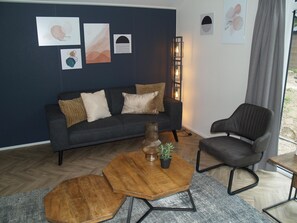 Chalet | Living area - Modern Chalet Near Three National Parks (Ruinen)