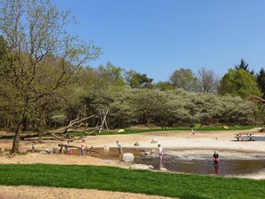 Chalet | Children’s area - Modern Chalet Near Three National Parks (Ruinen)