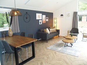 Chalet | Dining - Modern Chalet Near Three National Parks (Ruinen)