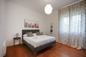 3 chambres, fer et planche à repasser, Wi-Fi, draps fournis