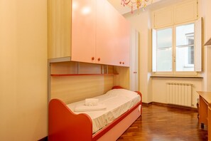2 Schlafzimmer, Bügeleisen/Bügelbrett, Bettwäsche